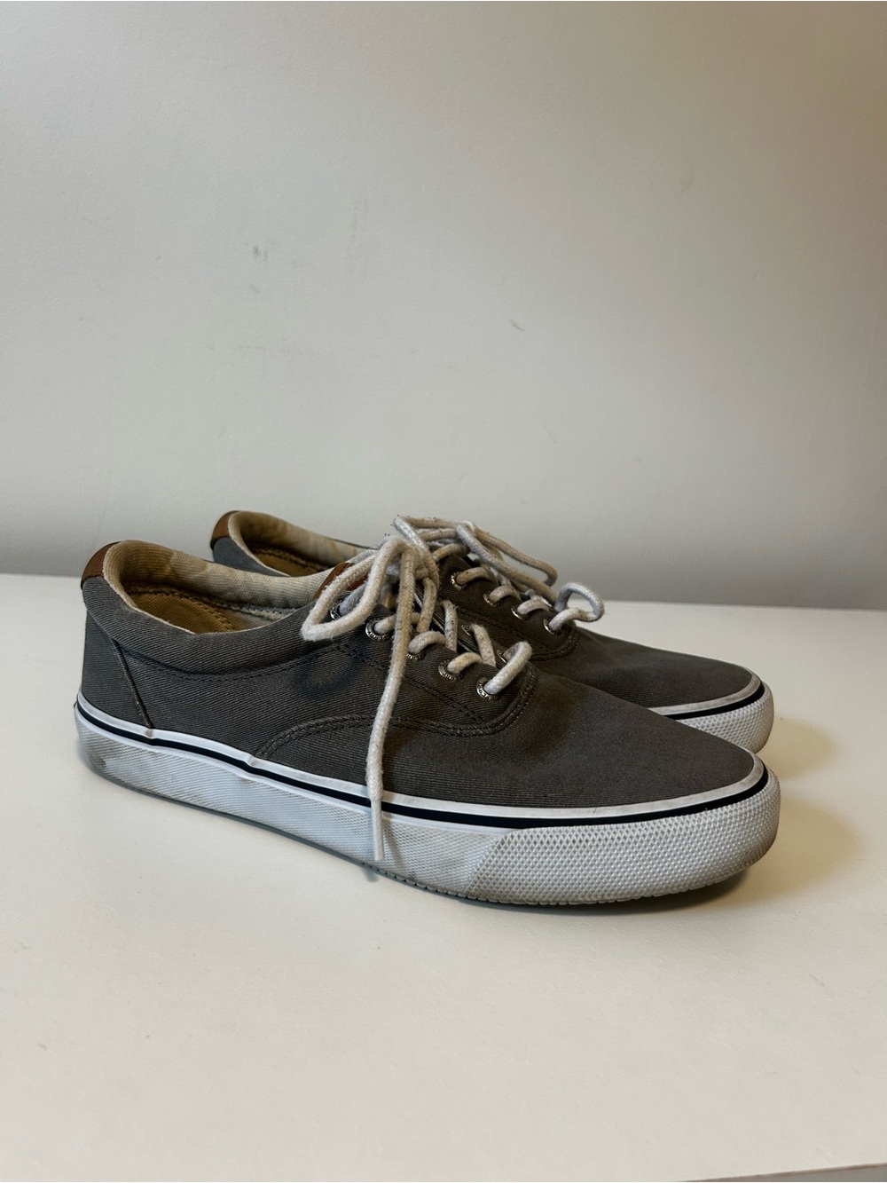 Sperry Men's Charcoal Canvas Low-Top Sneakers with White Soles